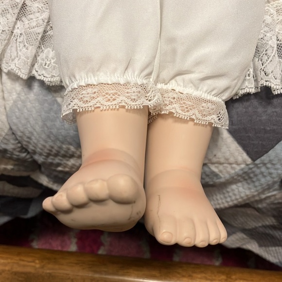 Great find !! Vintage 20” cloth doll with porcelain face , hands n feet. n - Picture 8 of 11